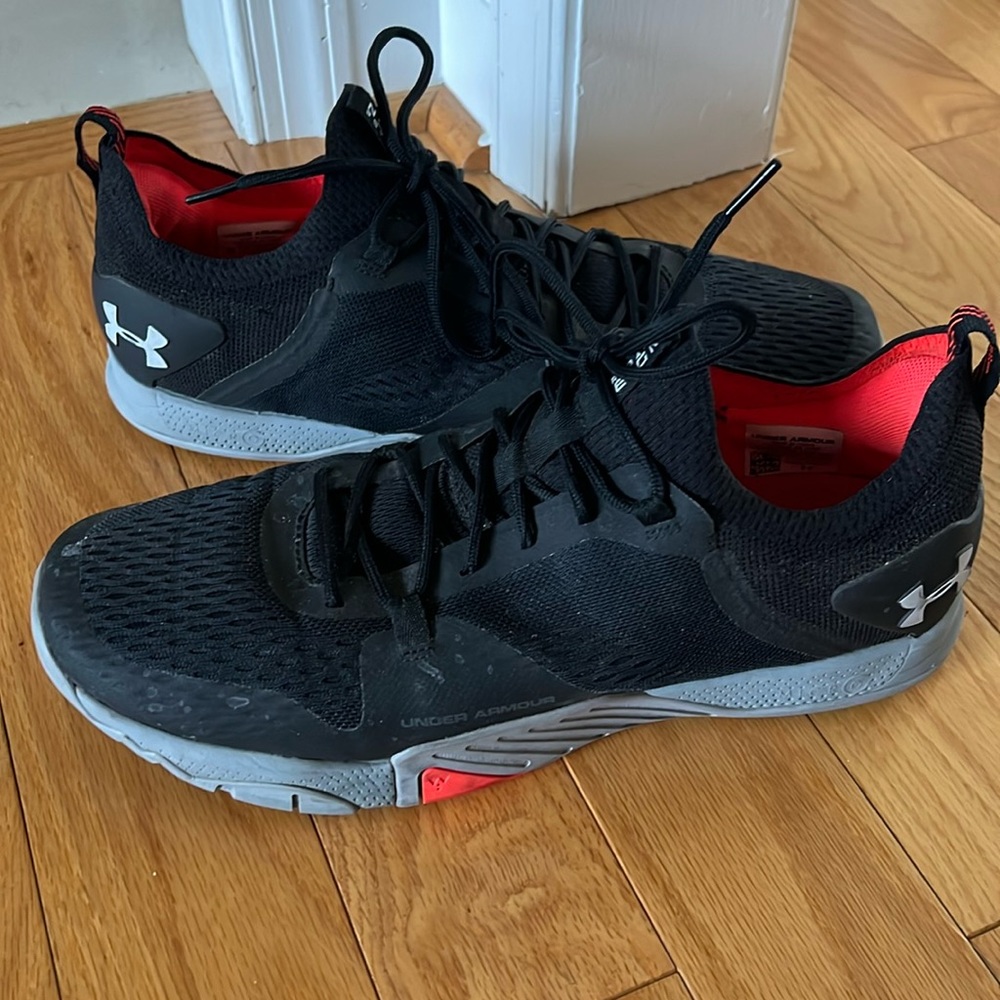 Men’s Undersrmour sneakers 11.5